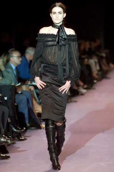 Look 10